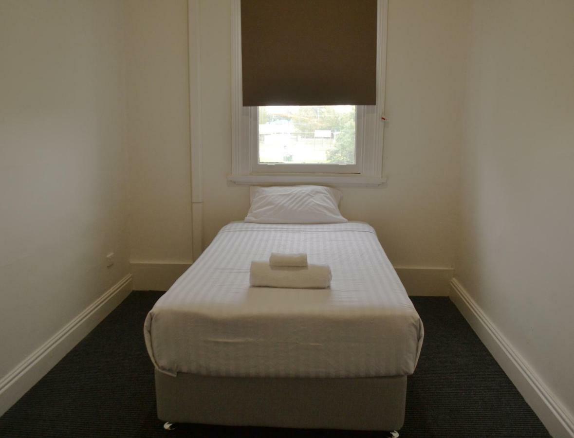 Garden Hotel Dubbo Kültér fotó